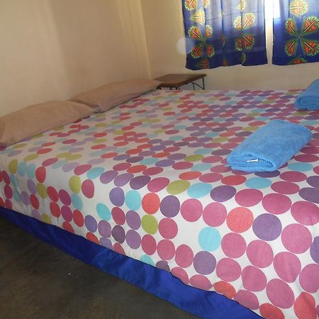Victoria Falls Budget Hotel Экстерьер фото