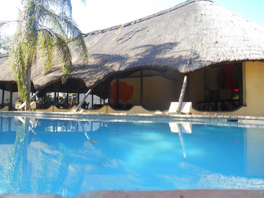 Victoria Falls Budget Hotel Экстерьер фото