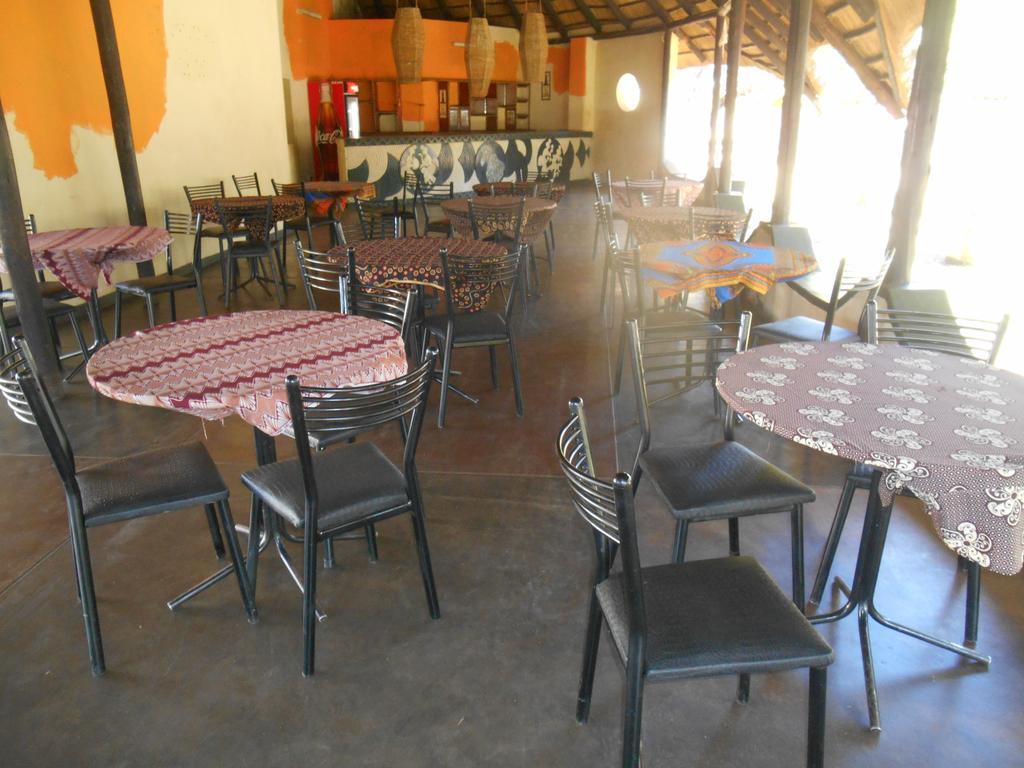 Victoria Falls Budget Hotel Экстерьер фото